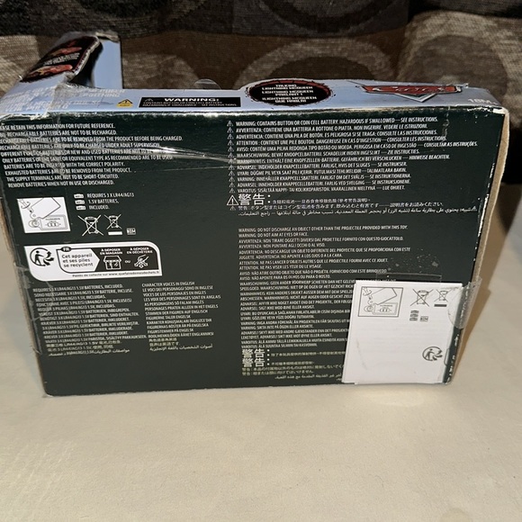 DISNEYPARKS PIXAR EXCLUSIVE - DISNEY PIXAR RC LIGHTNING MCQUEEN RC CAR - Picture 12 of 12